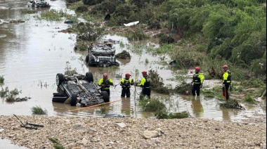 Inundaciones en Texas: ya son 32 los muertos y buscan a decenas de chicos desaparecidos