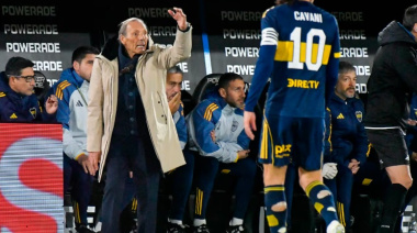 Russo saca a Cavani del equipo titular de Boca