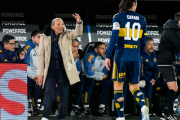Russo saca a Cavani del equipo titular de Boca