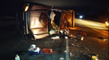 Un hombre que viajaba de Santa Cruz a Madryn volcó solo en su camioneta