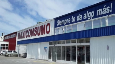 Encapuchados asaltaron el Maxiconsumo y escaparon con parte de la recaudación