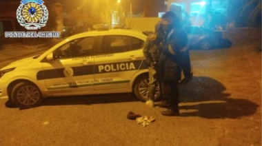 La Policía del Chubut lo detuvo con los objetos robados en los bolsillos.