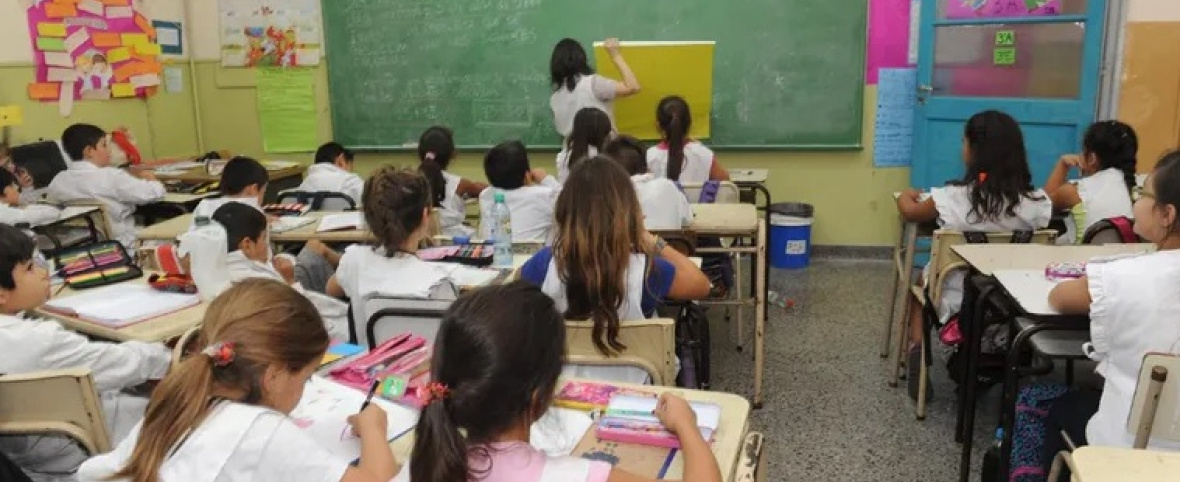 Más de 30 intendentes se suman a la querella contra las coimas y el boicot educativo