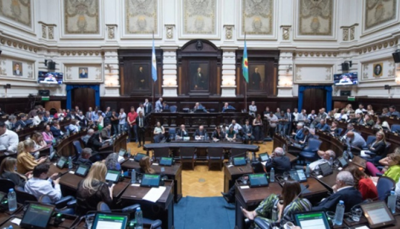 Kicillof logró la aprobación de la Ley de Financiamiento tras una maratónica sesión