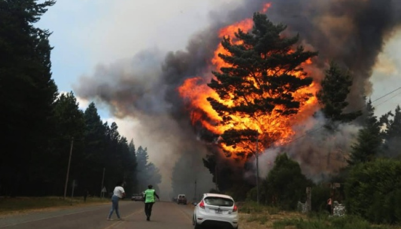 Epuyén en ruinas: el fuego destruyó más de 100 casas en dos años y el paisaje "quedó negro"