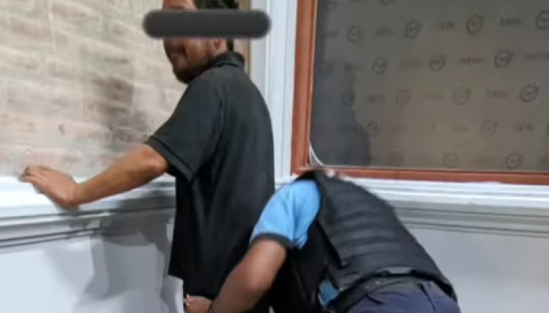 Se negó a irse de la Terminal y terminó detenido: tenía pedido de captura vigente