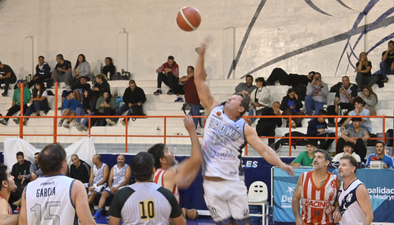 Todo listo para tres días a puro juego en la 2° edición del Torneo de Maxi Básquet