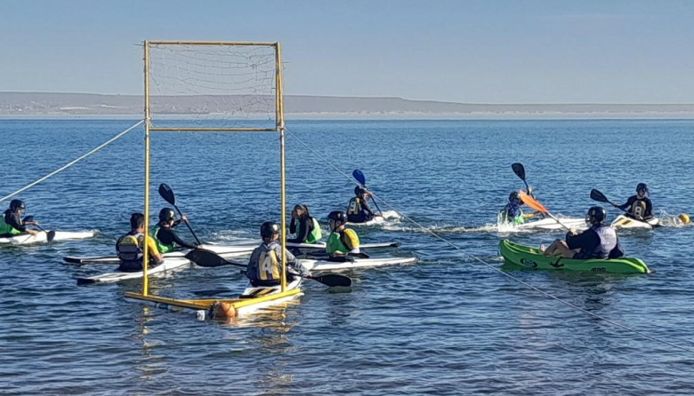 El Potrero es el Mar suma kayak polo y apuesta a los jóvenes de Madryn