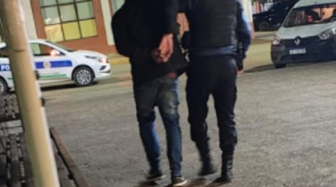 Robó muñecos de colección y lo atraparon a pasos de la terminal