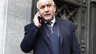 Le afanaron el celu a Luis Juez mientras hablaba en vivo con la radio