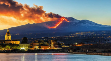 🔥 El Etna explotó de nuevo: show de lava en el cielo italiano