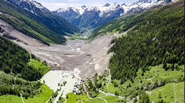 Un pueblo suizo quedó enterrado por una avalancha de glaciar: "Perdimos nuestro hogar, pero no nuestro corazón"