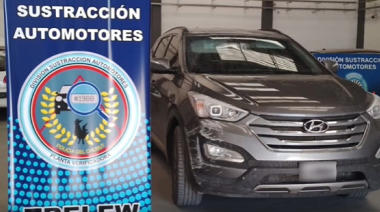 Cayeron dos autos robados en un operativo sorpresa en el barrio Los Pensamientos