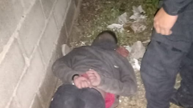 Intentó colarse borracho a una casa en Trelew… ¡y se cayó del techo!