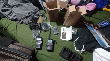 Secuestran una pistola 9 mm, una escopeta y equipos de comunicación