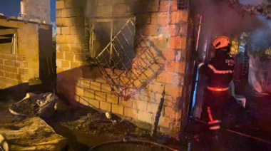 Se quedó dormido con un cigarrillo y casi incendia toda su casa