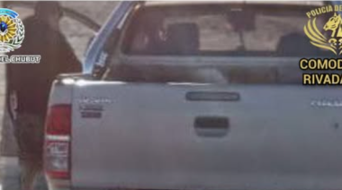 Pararon una camioneta en Chubut y encontraron guanacos faenados y armas cargadas
