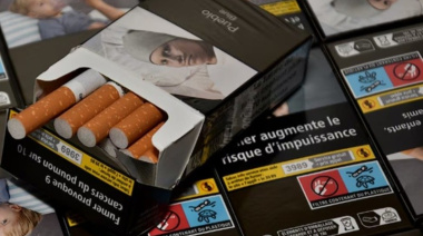 Chau cigarrillo: Francia prohíbe fumar en playas, parques y paradas de bondi