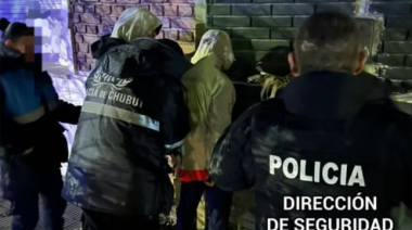 Cayeron tres hombres cuando intentaban meterse en una casa