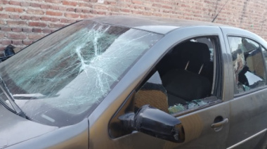 Le rompió el auto a su ex y volvió a balear su casa