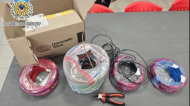 Lo pescaron con las manos en los cables