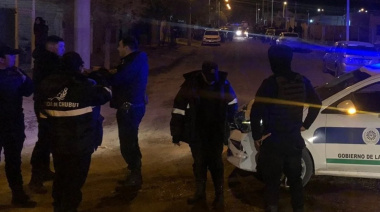 Una mujer policía murió baleada al frenar un robo: el barrio, en shock