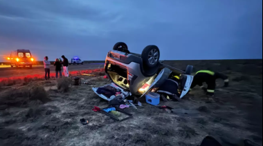 Un auto volcó camino a Península Valdés 🚗💥
