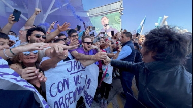 Incidentes en Santa Fe: Milei cambió su agenda y hubo cinco detenidos