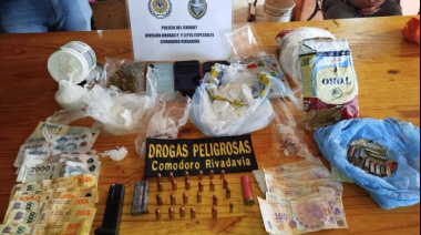 Desmantelan tres centros de venta de drogas en Comodoro