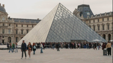 Robo al Louvre: detuvieron a dos sospechosos pero las joyas siguen desaparecidas