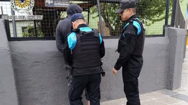Aprehendieron a un hombre tras asaltar a un vecino en la Costanera