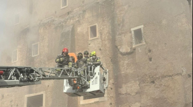Colapsó una torre medieval y buscan a un obrero entre los escombros