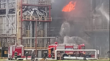 Incendio en la refinería de YPF: las llamas fueron controladas y no hubo heridos