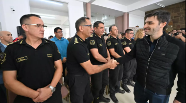 Chubut renovó su sistema policial: entregaron 400 equipos de comunicación y videovigilancia