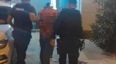 Atacó a una mujer para robarle, pero terminó detenido a pocas cuadras