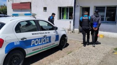 Cayó un hombre con pedido de captura mientras caminaba por el barrio Las Flores