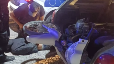 Persecución, fuga a contramano y una moto robada en el baúl: así cayó un conductor en el Presidente Perón
