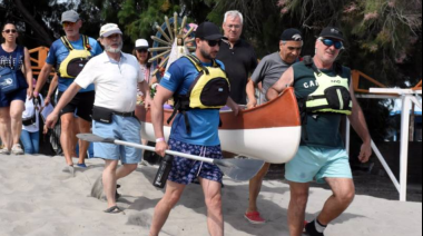 Emoción y fe en la décima kayakeada en honor a la Virgen en Puerto Madryn