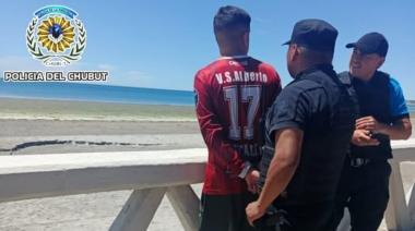 Amenazó a un menor con un arma blanca y le robó $2.500: lo atraparon a metros de La Calesita