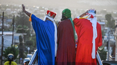 Los Reyes Magos salen a la calle y llenan de magia a Puerto Madryn