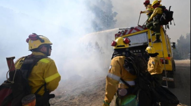 Megaoperativo contra el fuego en la Cordillera: se sumó el avión hidrante más grande de Latinoamérica