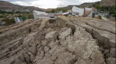 Emergencia en Comodoro: ordenan la autoevacuación del barrio Médanos por el cerro Hermitte