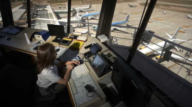 Controladores suspenden el paro de jueves y viernes, pero el fin de semana sigue en riesgo