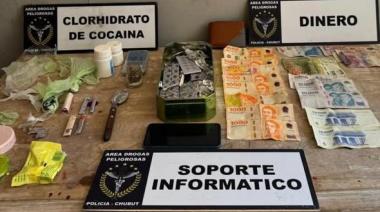 Allanaron una casa en Esquel y desbarataron un kiosco de droga