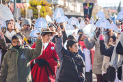 Madryn se prepara para un 25 de Mayo con desfile, feria y sabor a egresados