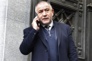 Le afanaron el celu a Luis Juez mientras hablaba en vivo con la radio