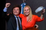 🧨 En medio del escándalo por $LIBRA, Milei celebró los triunfos y dijo: "Ella es el jefe"