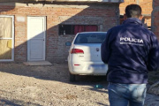 El vehículo fue encontrado tras una investigación en Trelew. También secuestraron un arma.