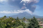 El Etna rugió fuerte: erupción explosiva sacudió Sicilia, pero sin caos