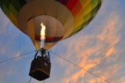 Cayó un globo aerostático en Brasil: una joven embarazada murió y hay heridos